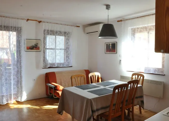 Apartma Marija Hiska 79 * קטז אוב סבי